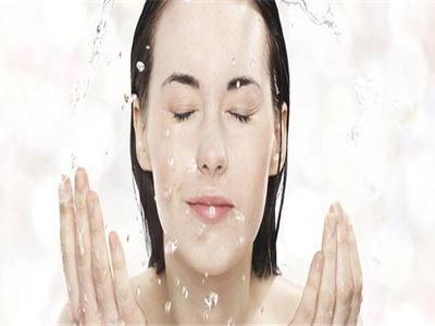 敏感肌經常性出現紅血絲，緩解臉部肌膚刺激是關鍵