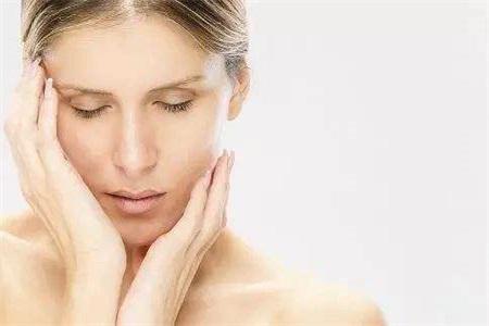 面部皮膚過敏的原因，一般都和這三點有關