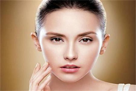 夏季抗痘美白指南，十大注意事項遠(yuǎn)離長痘痘煩惱