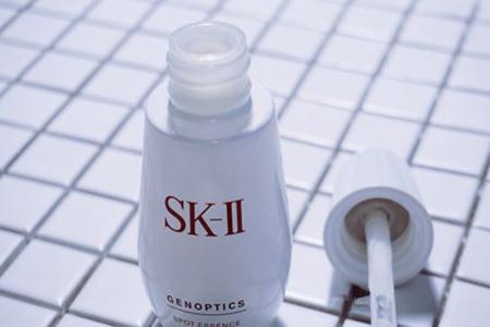 Sk2神仙水和小燈泡功效如何，保濕美白怎么使用