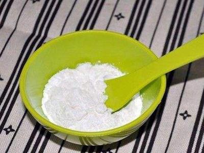 珍珠粉面膜怎么做，蜂蜜香蕉調(diào)制護(hù)膚美容