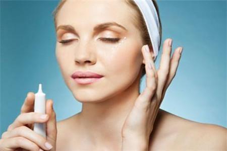 深究肌膚老是暗沉發黃的三大原因，解決皮膚問題不煩惱