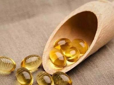 女性眼部的脂肪粒是怎么形成的，教你三個方法去除