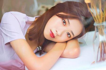 女生夏天護(hù)膚的正確步驟,學(xué)會方法才能養(yǎng)出美麗-易網(wǎng)健康養(yǎng)生網(wǎng) 女生夏天護(hù)膚的正確步驟,學(xué)會方法才能養(yǎng)出美麗