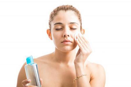 皮膚曬傷怎么辦，處理不好留下曬斑，教你正確修復方法