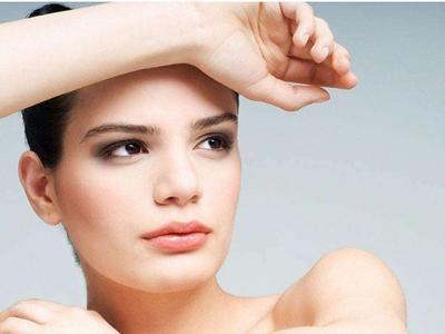 膠原蛋白五個功效和作用，女性保持年輕都靠它