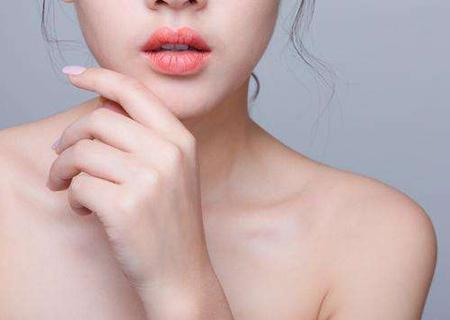 嘴唇干燥脫皮怎么辦? 教你5招輕松應對