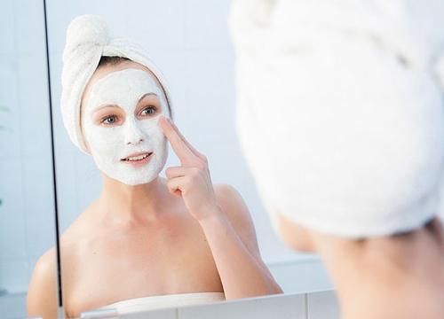 涂防曬霜要不要卸妝？ 現(xiàn)在知道還不算晚！