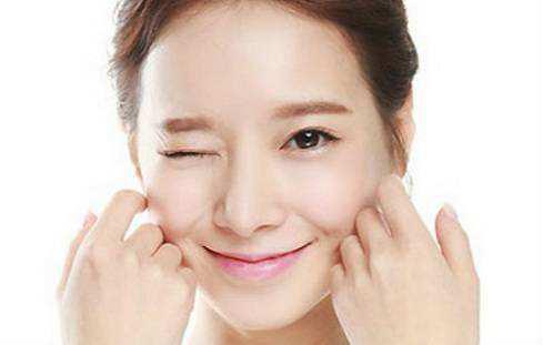 秋季皮膚干燥應重視護膚 但不要陷入這幾個誤區