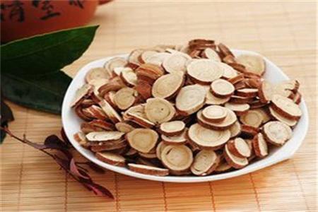 甘草的功效與作用,甘草對女性的價值可美白還能抗衰老-易網健康<a href=http://m.henggaotouzi.com/jkys/ target=_blank class=infotextkey>養生</a>網 甘草的功效與作用,甘草對女性的價值可美白還能抗衰老