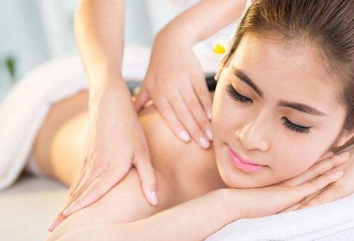 精油開背有哪些好處？開背后多久可以洗澡？