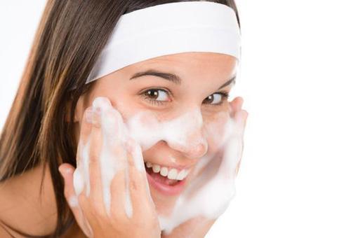 油性皮膚怎么改善?不妨從這4點入手