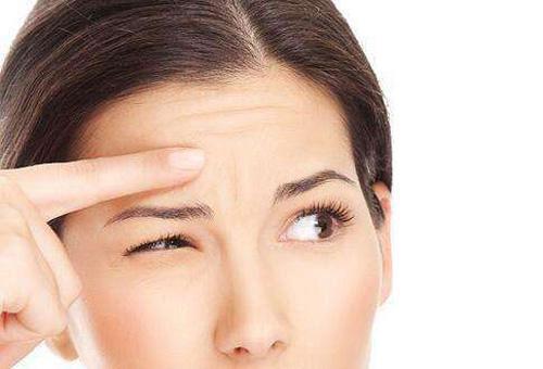 抬頭紋顯老怎么辦?5個(gè)方法搞定它