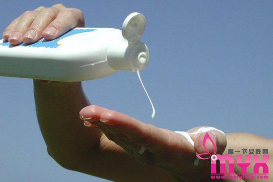 冬季護膚容易陷入的誤區 避免誤區是有效護膚的前提-易網健康<a href=http://m.henggaotouzi.com/jkys/ target=_blank class=infotextkey>養生</a>網 冬季護膚容易陷入的誤區 避免誤區是有效護膚的前提