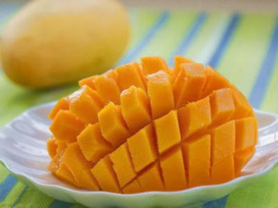 潤唇膏保質(zhì)期一般多久?口紅涂完嘴起皮怎么辦?