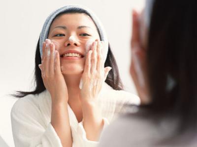 用完洗面奶后臉上起皮屑是怎么回事?有何解決方法?