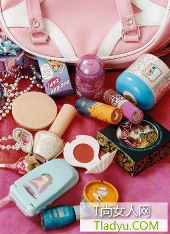 視覺減齡妙招 甜蜜糖果色打造水嫩baby妝-易網健康養生網 視覺減齡妙招 甜蜜糖果色打造水嫩baby妝