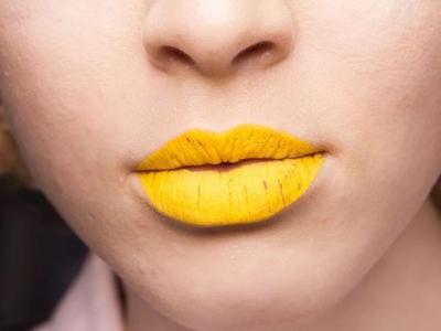 唇部打底膏有必要嗎?滋潤(rùn)唇部怎么做?