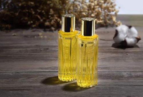 精華油的使用方法 護膚時加點它效果簡直不要太好