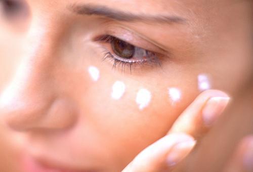 不可錯(cuò)過(guò)的眼霜用法指南 護(hù)膚小白快收藏！