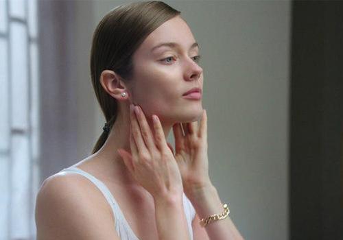 經常卸妝不干凈會造成什么后果？