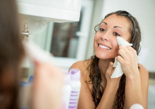 經常卸妝不干凈會造成什么后果？