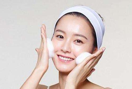 潔面乳和洗面奶有什么區別？如何正確使用潔面產品