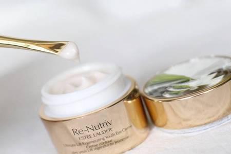 眼霜的正確使用方法，女生眼部肌膚煥發年輕的秘訣