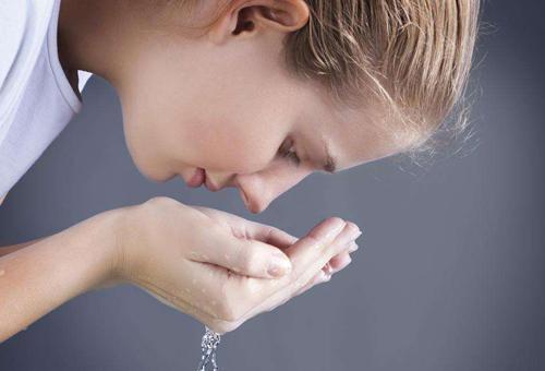 掌握正確洗臉方式 改善粗糙膚質