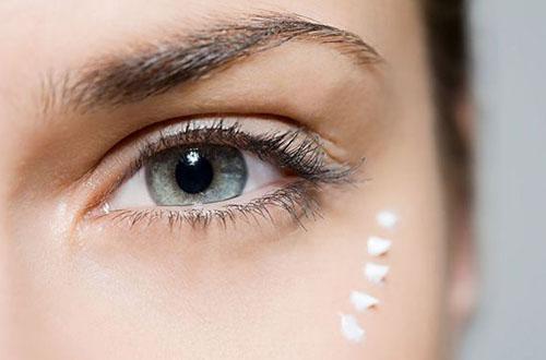 女人黑眼圈怎么去除？常吃這些黑眼圈不再來