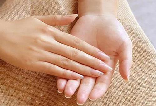 教你自制3種護(hù)手霜潤膚防裂 省錢又實(shí)用！