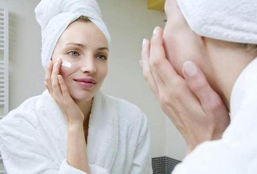 睡前護膚要注意些什么? 這4點做不好難怪老得快