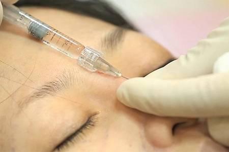 玻尿酸最全的作用和危害，玻尿酸保濕抗老還你好皮膚