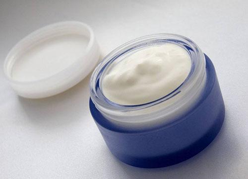 面霜有哪些護(hù)膚效果？如何選擇適合自己膚質(zhì)的面霜