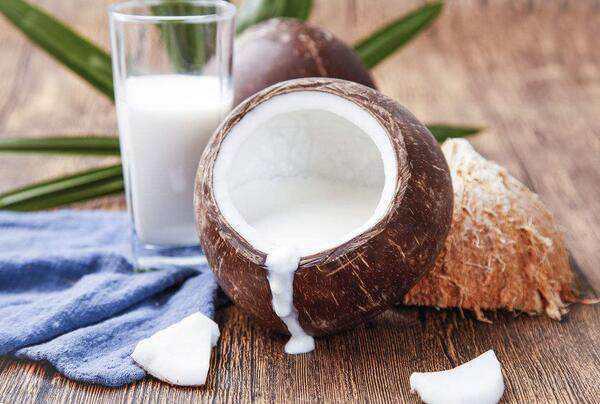 椰子汁的功效，能美顏護膚！