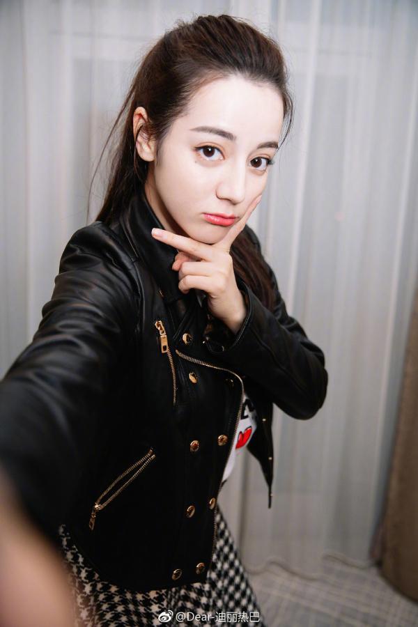 想擁有電眼娃娃一般的樣 首先眼周要“干凈”