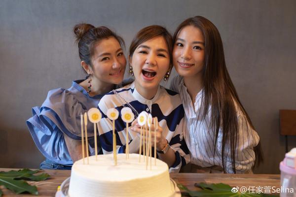 SHE十七周年演唱會 17年后你開始有小細紋了嗎？