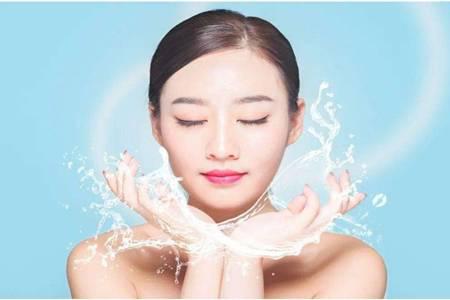 皮膚干燥起皮怎么辦，春季護理皮膚補水保濕的五個方法