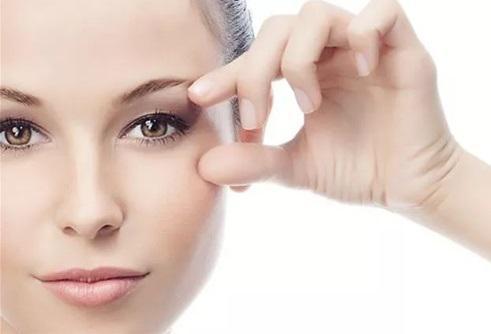 眼部保養(yǎng)秘籍顯年輕的最好是方式