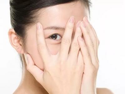 皮膚干燥是怎么回事造成的