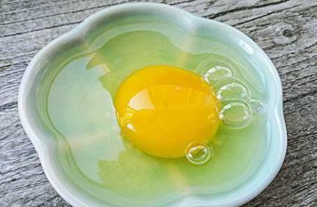 每天用雞蛋清敷臉可以去皺嗎？護膚的正確方法要避開禁忌