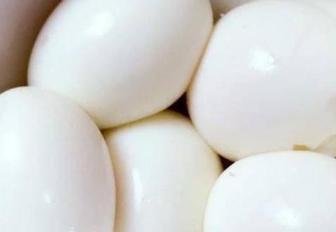 每天用雞蛋清敷臉可以去皺嗎？護膚的正確方法要避開禁忌