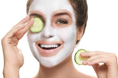 女性面部脂溢性皮炎怎么治，臉上出油多長(zhǎng)痘注意六件事情