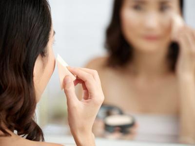 平時的恰當(dāng)化妝順序先做平時，平時彩妝的五個恰當(dāng)流程