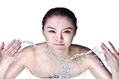 日常快速美白的方法，女性亮白皮膚的六個妙招