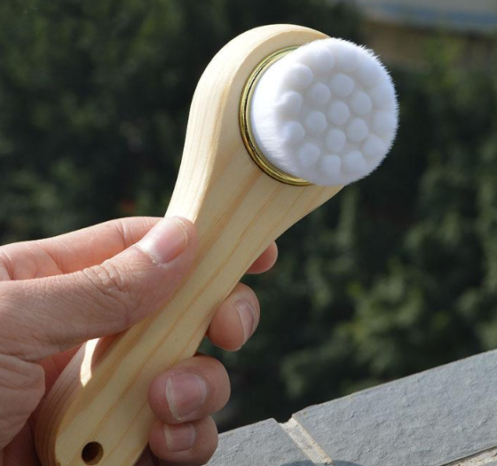 使用潔面刷會導致毛孔變大嗎？如何正確使用潔面刷