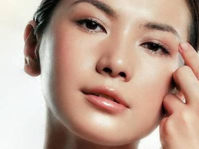 精華液什么時候用效果最好是  精華液的恰當使用方法是什么