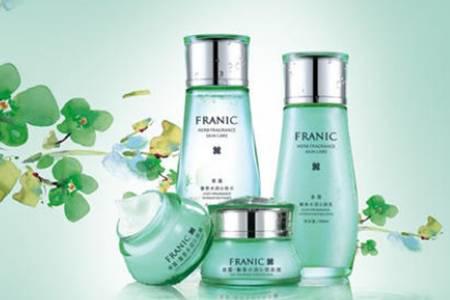 保濕爽膚水的用法是什么  女人在家如何自制保濕爽膚水