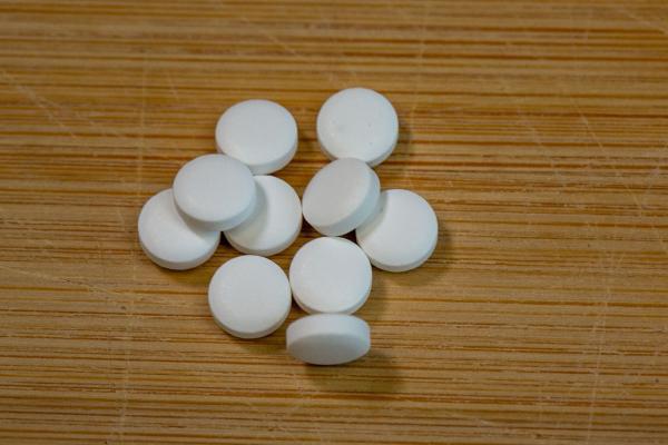 上瞼下垂怎樣修復(fù)-易網(wǎng)<a href=http://m.henggaotouzi.com/ target=_blank class=infotextkey>健康養(yǎng)生</a>網(wǎng) 上瞼下垂怎樣修復(fù)