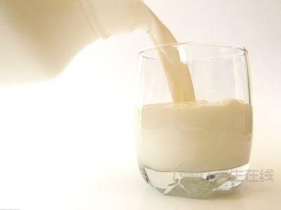 喝牛奶要注意 10種錯誤喝法如同服毒 喝牛奶要注意 10種錯誤喝法如同服毒